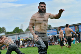 Село Черна - мазни борби