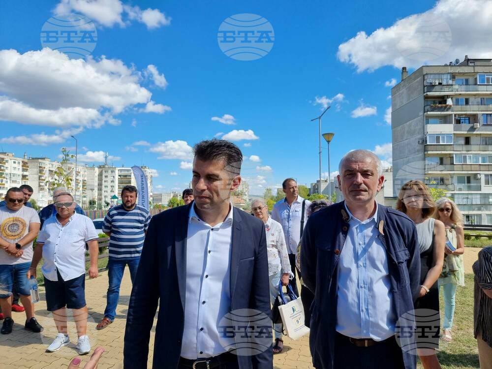 Научените уроци показаха, че трябва да се работи стъпка по стъпка, заяви в Разград Кирил Петков