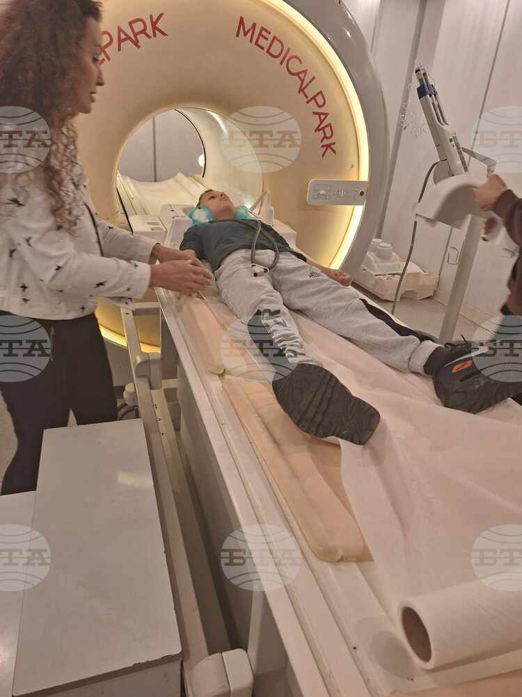 Учител от Велико Търново апелира за помощ за лечението на свой ученик