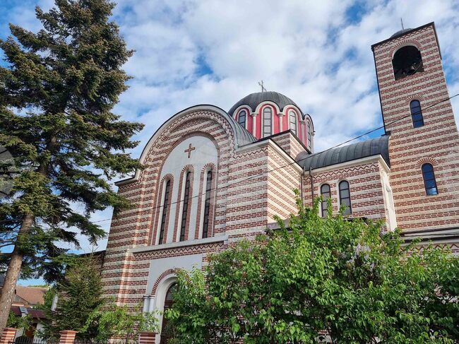 Брезник - храм „Св. Георги" - изографисване