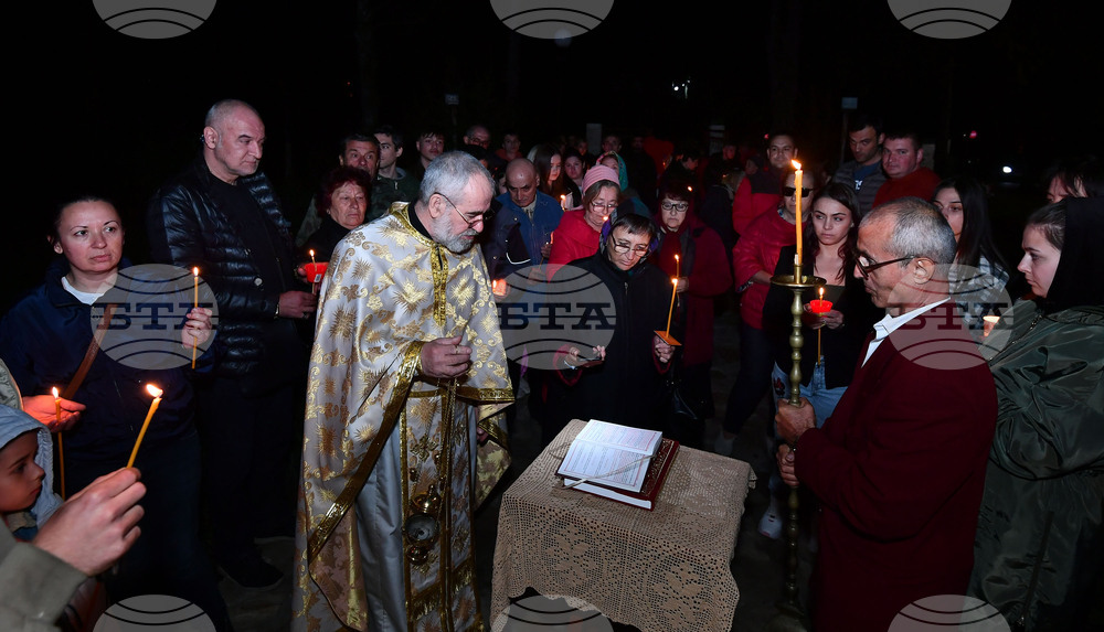Исперих - света литургия за Възкресение Христово