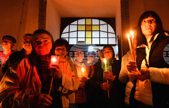 Исперих - света литургия за Възкресение Христово