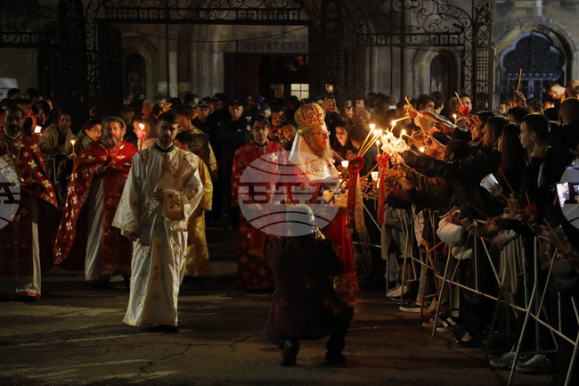 Благодатният огън от Йерусалим ще пристигне в Русе от Румъния