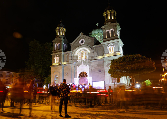 Пасхалната служба в бургаския катедрален храм "Св. св. Кирил и Методий" ще бъде съпроводена със заря и онлайн излъчване