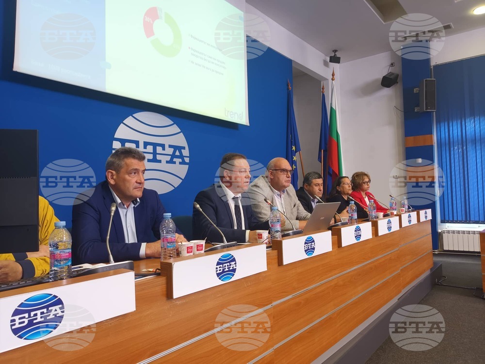 БЛС: Повече от половината българи искат хартиените рецепти да се запазят паралелно с електронните