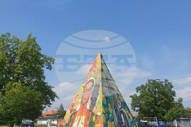 Старо Железаре  - фестивал на уличното изкуство  - пирамида