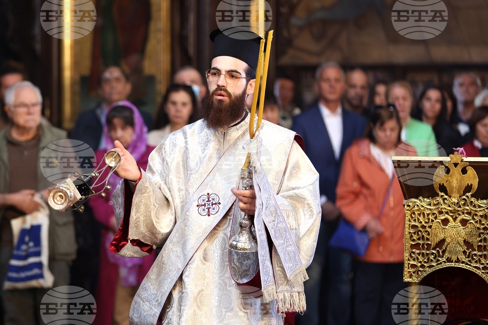 Софийски митрополитски катедрален храм "Св. Вмчца Неделя" - празнично богослужение - Второ Възкресение Христово