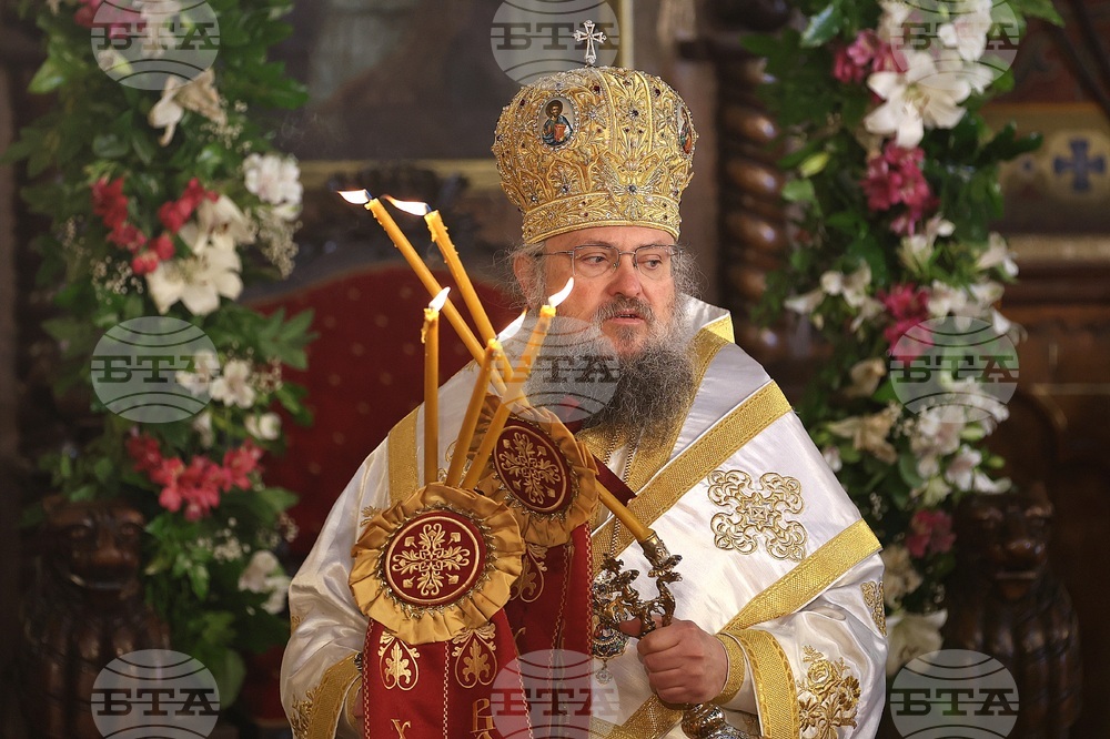 Софийски митрополитски катедрален храм "Св. Вмчца Неделя" - празнично богослужение - Второ Възкресение Христово