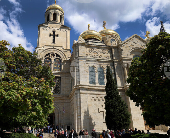 Варненската и Великопреславска митрополия чества 1160 години от покръстването на българския народ и 1170 години българска азбука