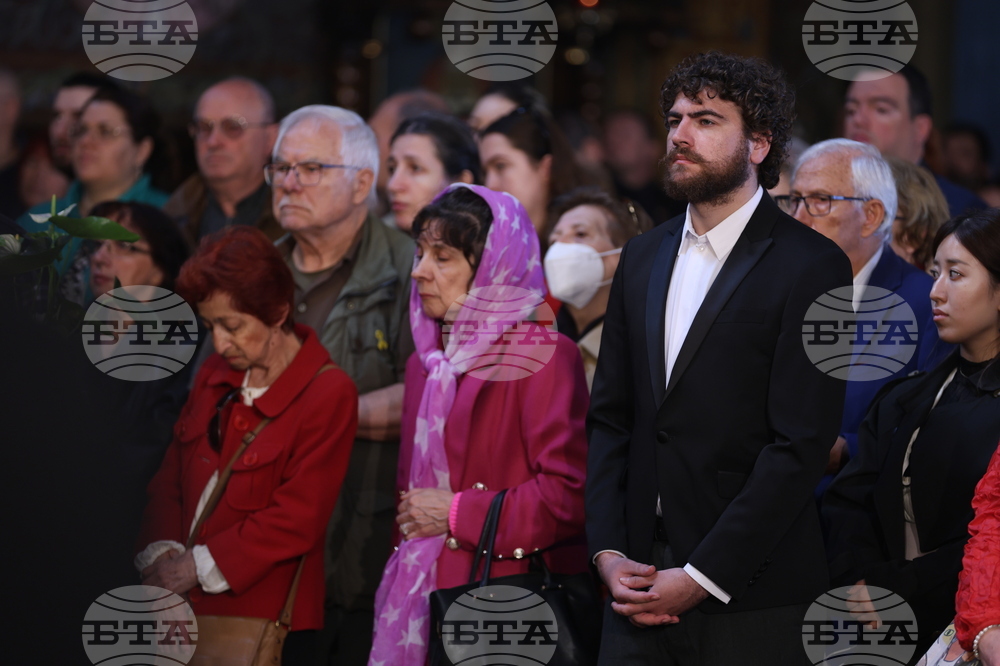 Софийски митрополитски катедрален храм "Св. Вмчца Неделя" - празнично богослужение - Второ Възкресение Христово
