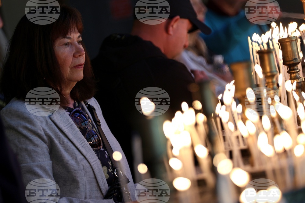 Софийски митрополитски катедрален храм "Св. Вмчца Неделя" - празнично богослужение - Второ Възкресение Христово