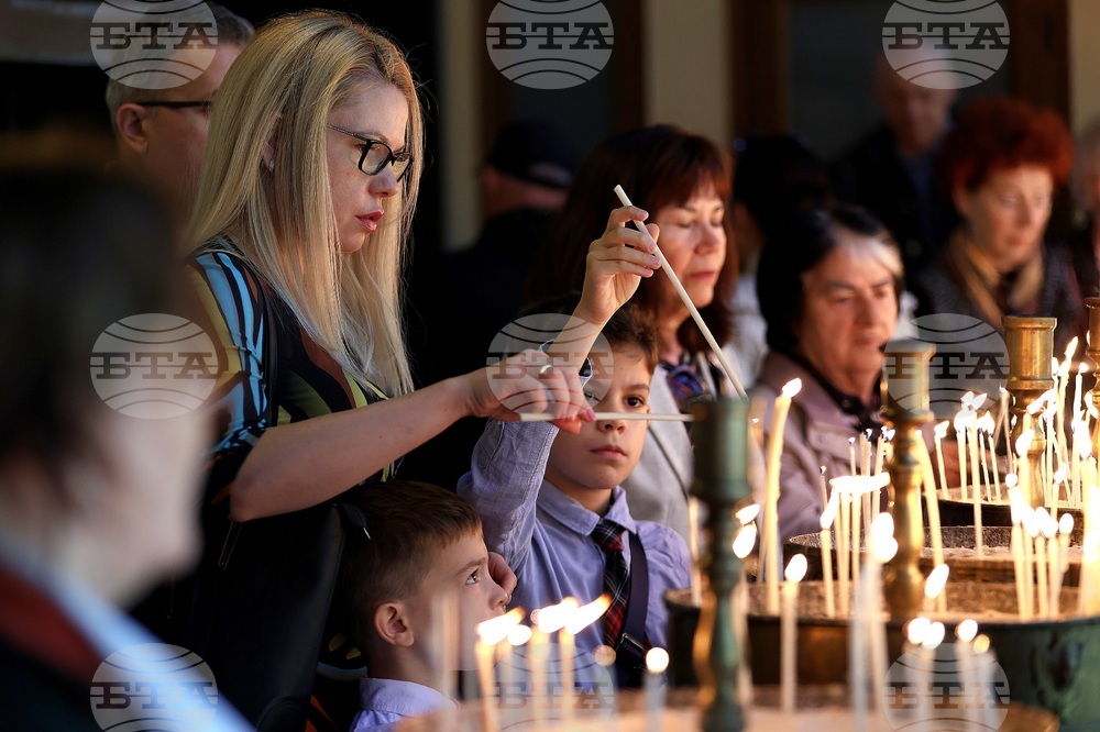 Софийски митрополитски катедрален храм "Св. Вмчца Неделя" - празнично богослужение - Второ Възкресение Христово