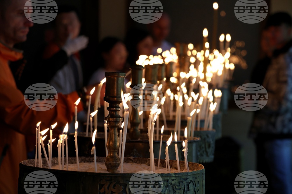 Софийски митрополитски катедрален храм "Св. Вмчца Неделя" - празнично богослужение - Второ Възкресение Христово