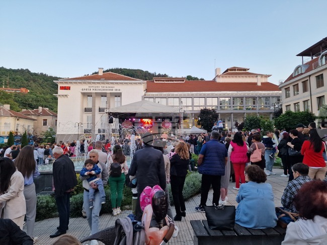 Денят на град Петрич 6 май ще бъде отбелязан с богата празнична програма, съобщиха от Общината