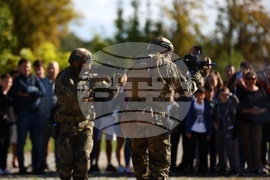 Ало, Космос! Говори България! - Специални сили - демонстрации