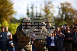 Ало, Космос! Говори България! - Специални сили - демонстрации