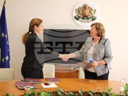 Снимка: Община Ловеч - подписване анекс за улично осветление