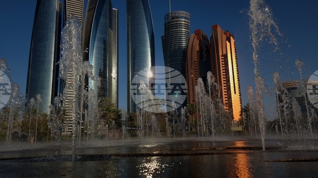 Гръцки туристи са блокирани в Абу Даби в очакване на самолетен полет, с който да се приберат