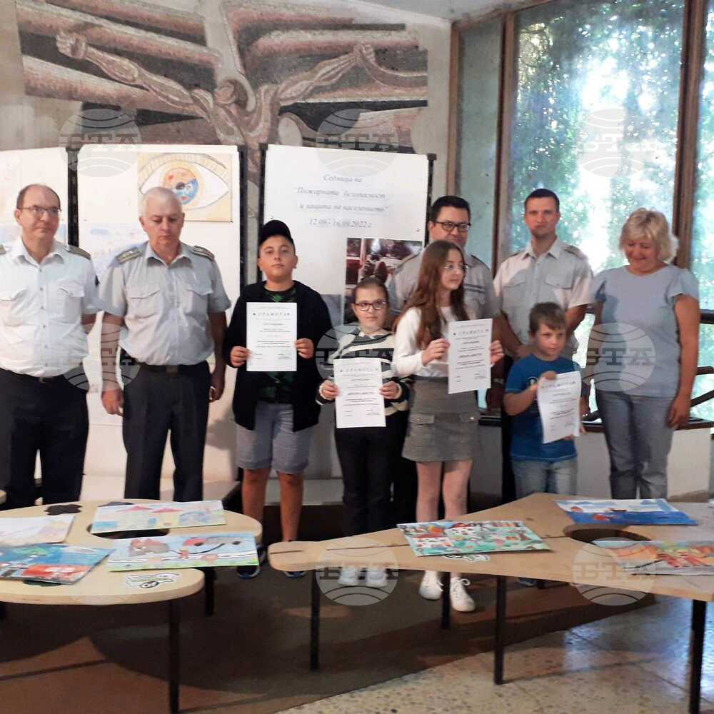 Наградиха областните победители от конкурса за детска рисунка „С очите си видях бедата“