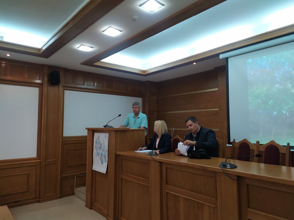 8421 пространствени кубически метра дърва за огрев, от заявените към момента 10839, вече са доставени от ДГС-Добрич на домакинствата от община Добричка