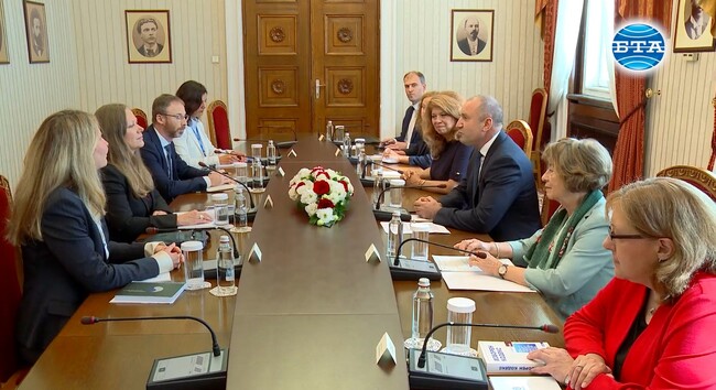 България се нуждае от стабилно редовно правителство и работещ парламент с дългосрочен хоризонт, каза президентът Румен Радев