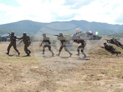 Български и американски военнослужещи от състава на бойната група демонстрираха способности в съвместни действия на учебен полигон „Ново село“