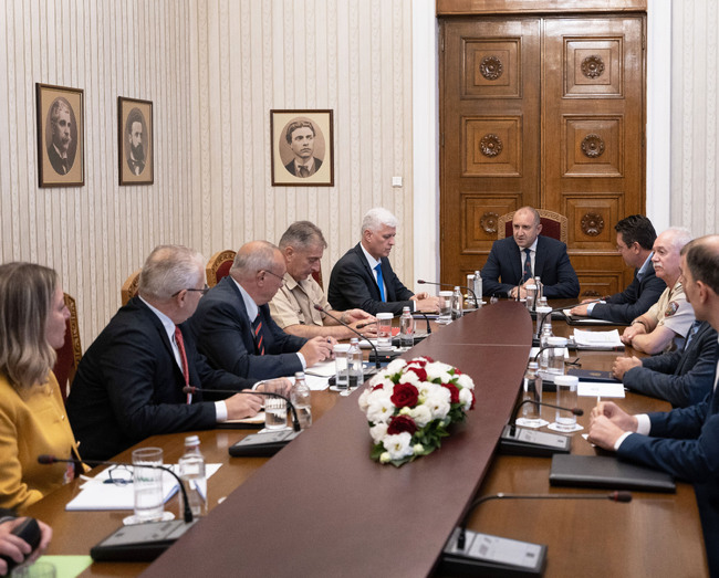 Президентът: Ефективната охрана на външните европейски граници е условие за гарантирането на националната сигурност и за присъединяването на България към Шенген