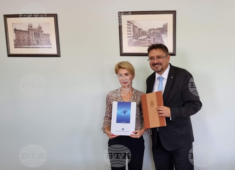 Габрово - подписване на договор за нов пресклуб на БТА