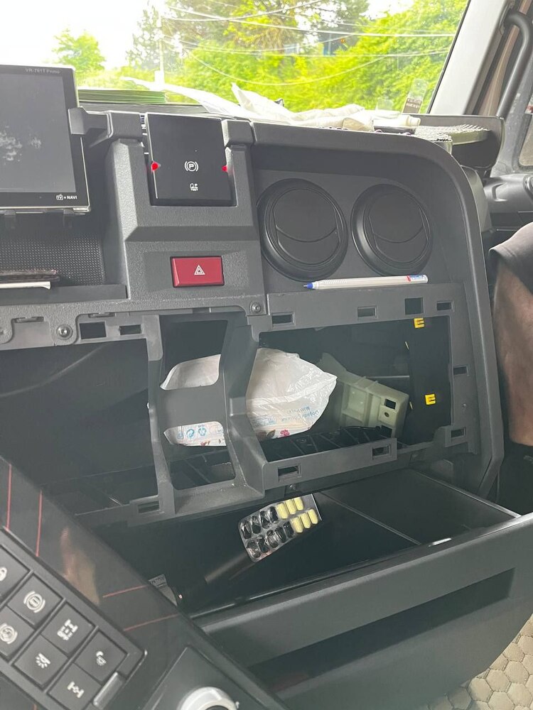 Агенция „Митници“: Недекларирана валута откриха митнически служители на МП Калотина