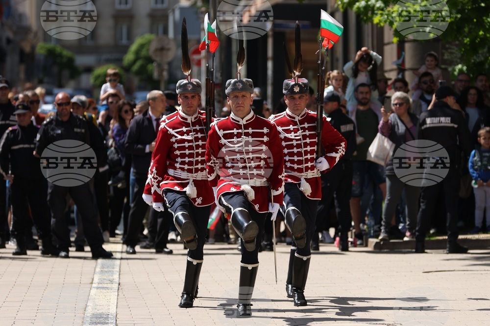 Президентство - тържествена смяна на почетния гвардейски караул