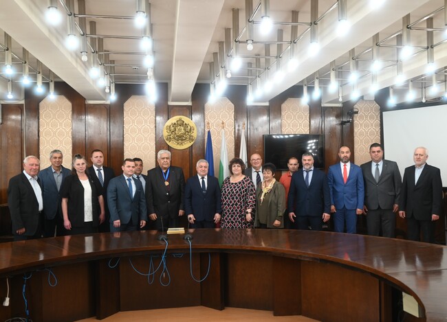 Община Русе: Удостоиха Илия Сяров със званието „Почетен гражданин на град Русе“