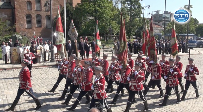 Водосвет на бойните знамена и знамената светини се състоя в Деня на храбростта