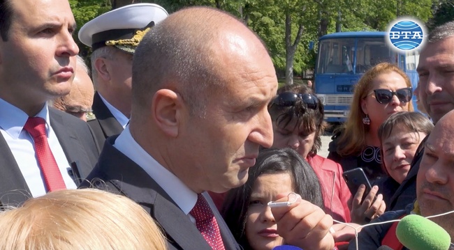 Във време на кризи и войни не можем да свикнем с неглижирането на Българската армия, каза Румен Радев