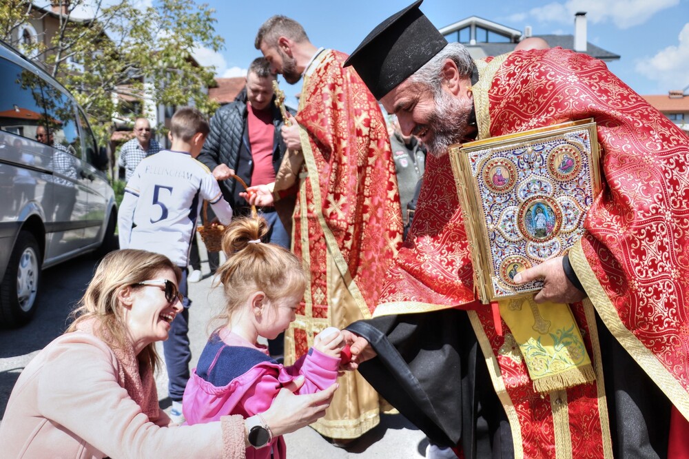 Банско посрещна Гергьовден с литийно шествие