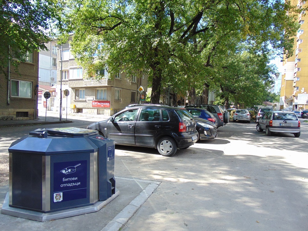 Още два подземни контейнера за отпадъци са поставени в Шумен