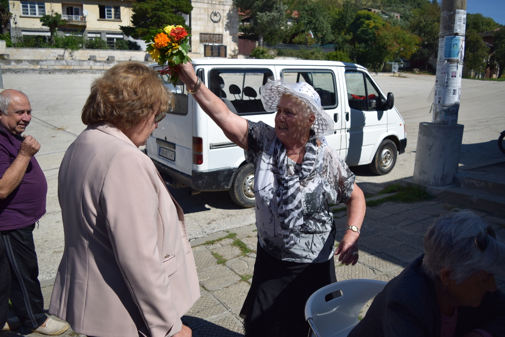 Курбан за Кръстовден раздадоха в ловешкото село Българене