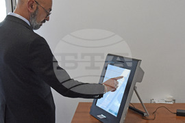 Варна - Демонстрация на тестово гласуване с машини