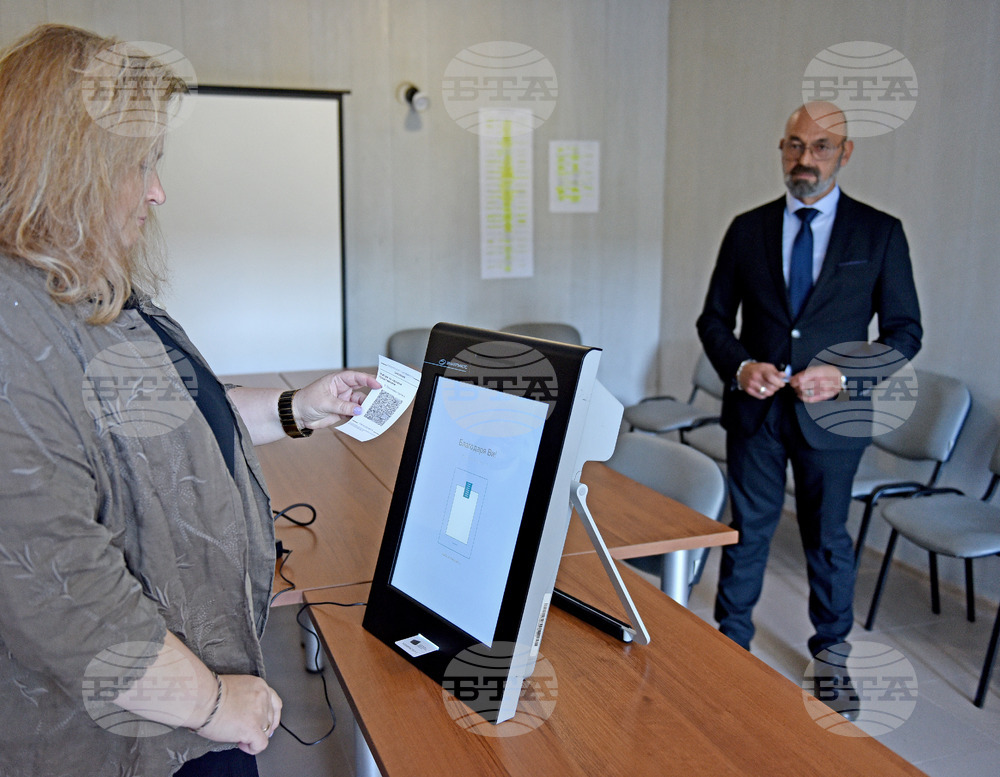 Варна - Демонстрация на тестово гласуване с машини