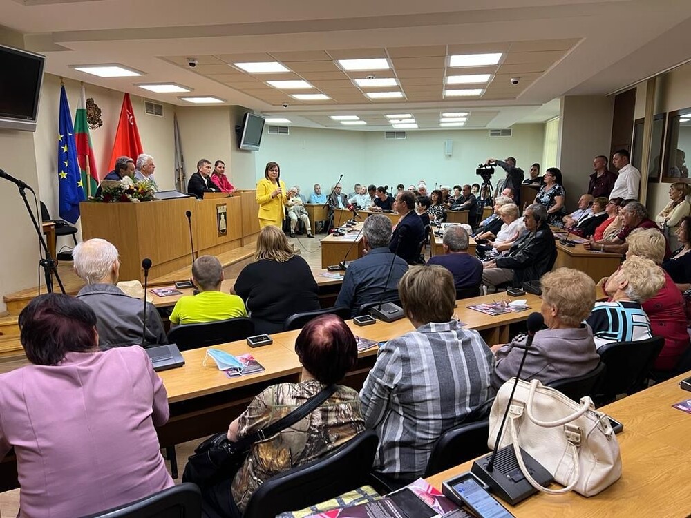 Корнелия Нинова: Евтиният ток от АЕЦ "Козлодуй" да остава за българската индустрия и семейства и да не се изнася