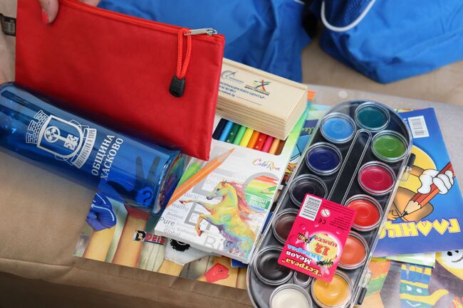 Учениците от Българското училище в гр. Комотини, Гърция ще получат за първия учебен ден подаръци от Община Хасково 