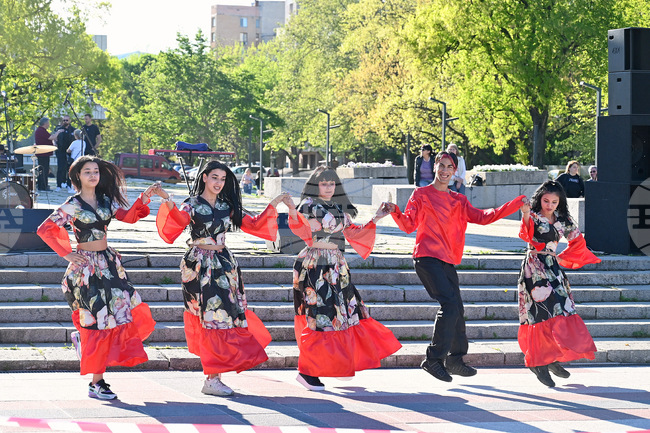 Уебинар, фокусиран върху историята на ромите и етичното им медийно представяне, ще се състои на 10 декември