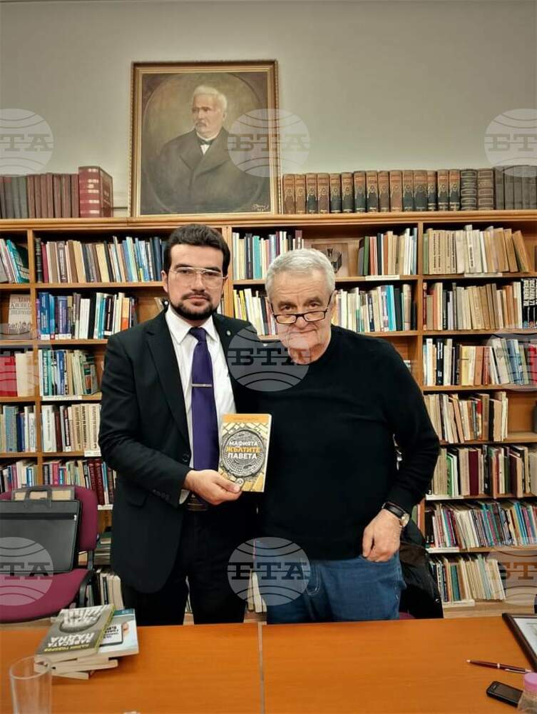 Писателят Калин Тодоров ще представи книгата си „Мафията на жълтите павета“ в Троян