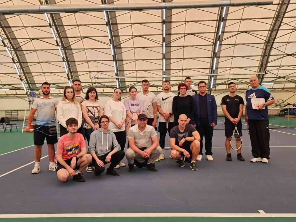 Над 50 студенти и докторанти се включиха в състезанията по ракетни спортове в ЮЗУ „Неофит Рилски“