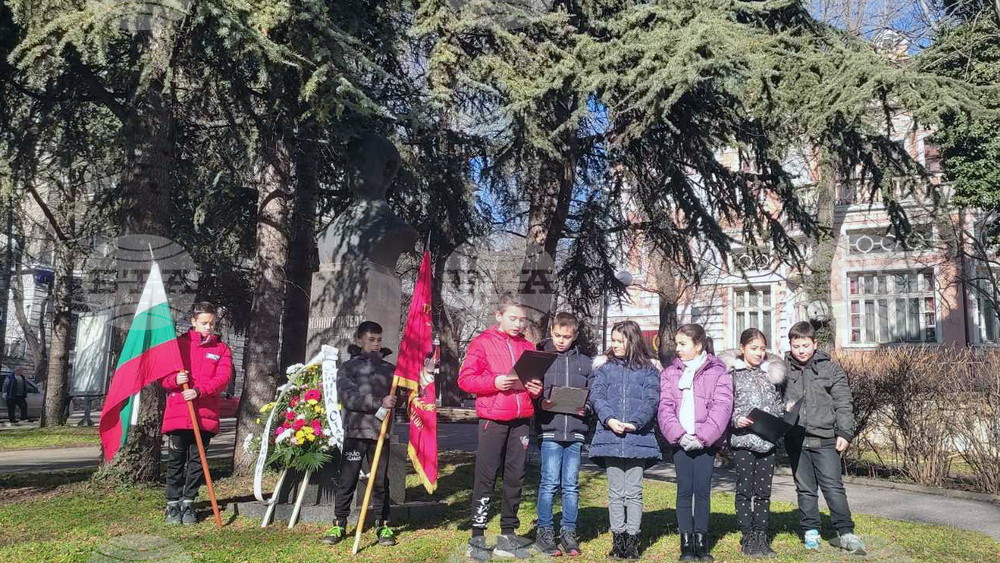В Стара Загора отбелязват с венци и цветя 147 години от Старозагорското въстание