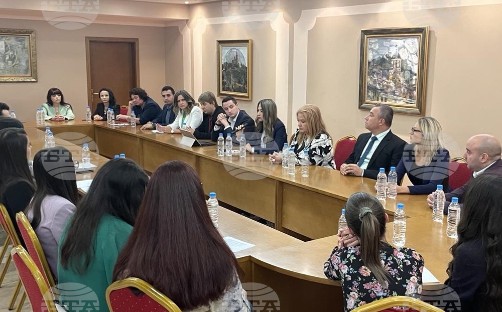БСП с дискусия за образованието във Велико Търново: Само образован народ избира достойни политици