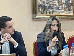 Снимка: Пресцентър БСП - дискусия за образованието във Велико Търново