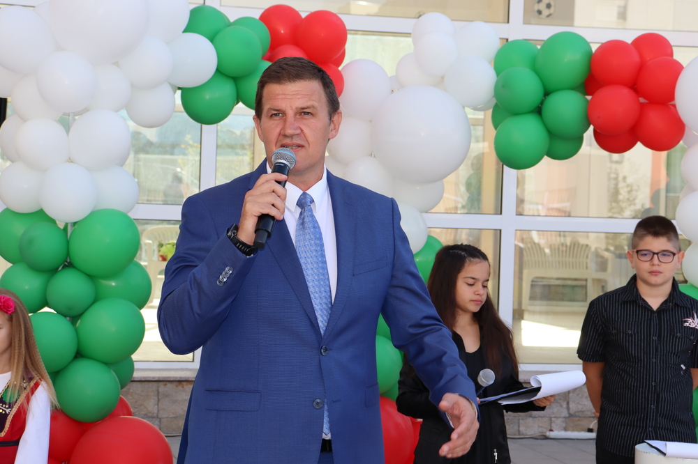 Кметът на Община Хасково откри Новата учебна година в ОУ „Шандор Петьофи“