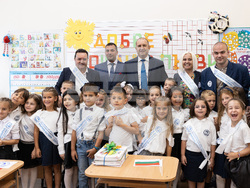 Снимка: Пресцентър - Държавният глава участва в тържественото откриване на учебната 2022/2023 година в 43-о ОУ „Христо Смирненски“ в София