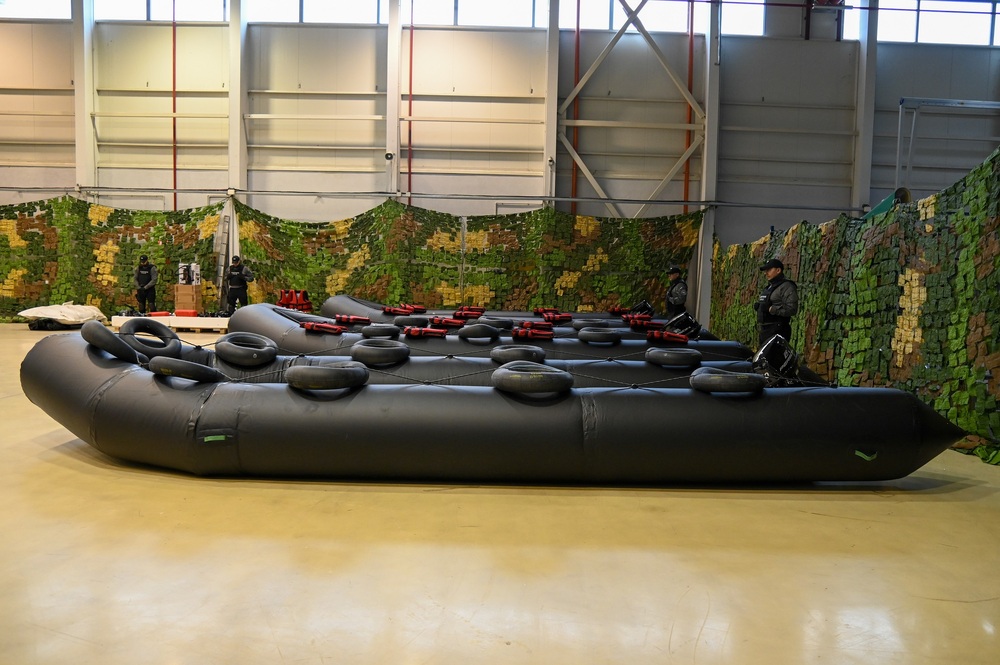 Агенция „Митници“: Контрабандни надуваеми лодки задържаха митническите служители на ГКПП Капитан Андреево