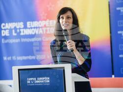 Българският еврокомисар Мария Габриел откри първия по рода си форум „Европейски иновационен кампус“ заедно с кмета на Ница - Кристиан Естрози и областния управител на френския регион „Южен“ - Рено Мюзелие. 